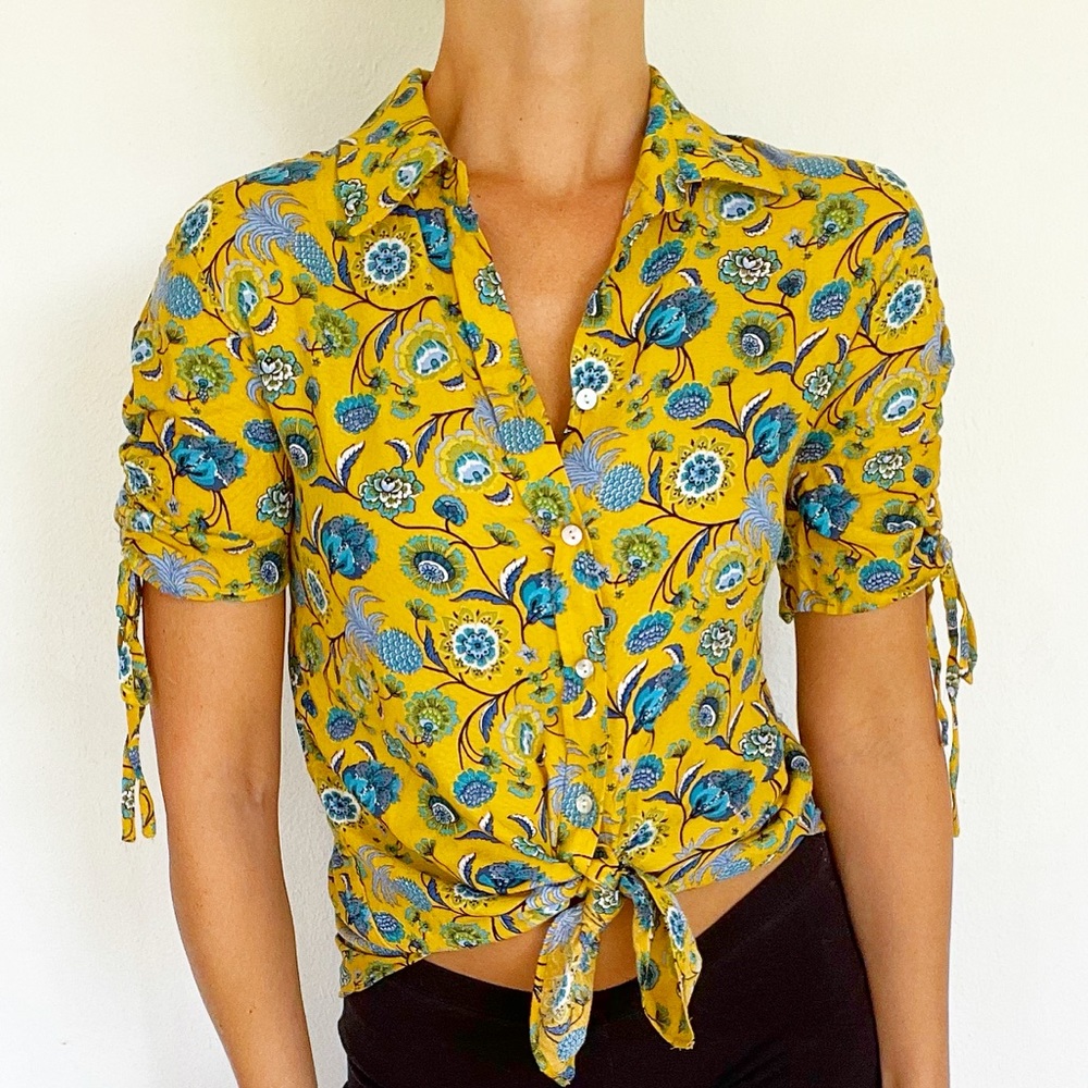 Jane and Delancey yellow floral tie sleeve button down blouse size small